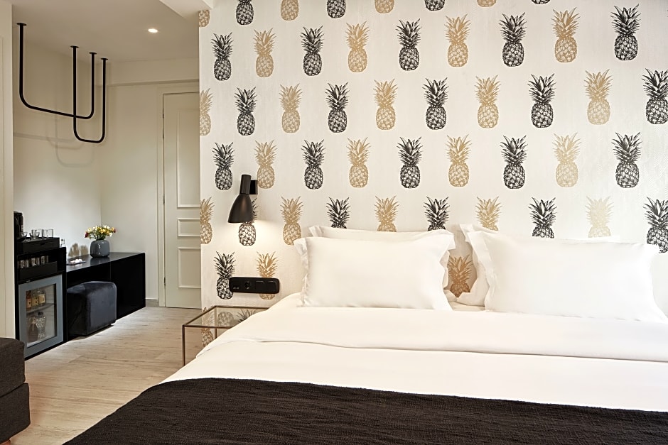 Photo 1 of 7 of Junior Standard Suite