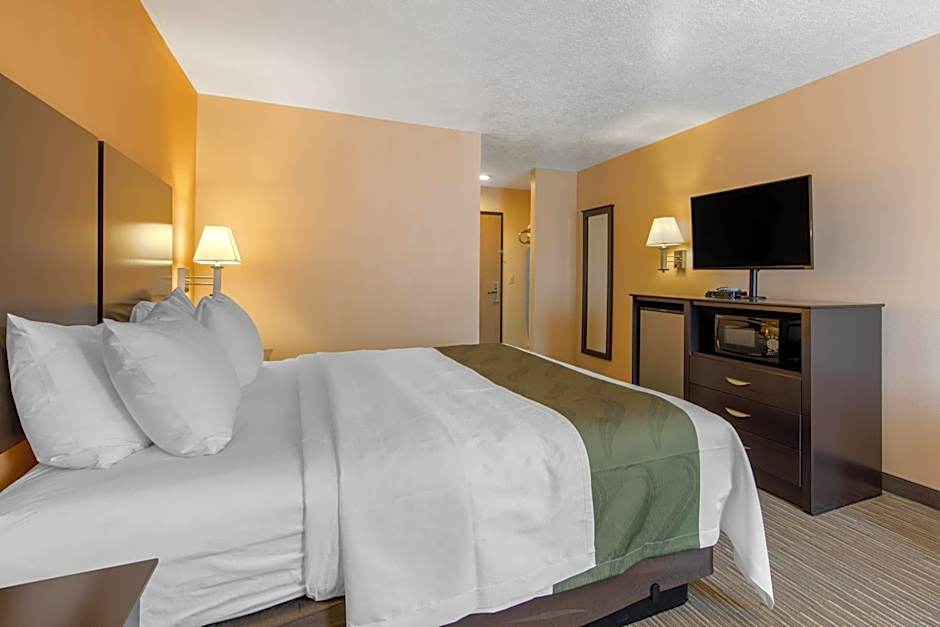 Quality Inn & Suites Albuquerque North near Balloon Fiesta Park
