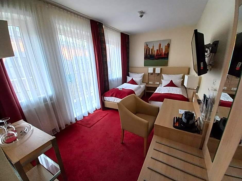 Garner Hamburg Wandsbek Marktplatz By IHG