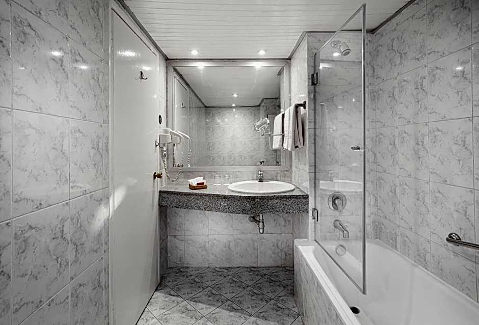 Pyramisa Luxor Hotel and Suites