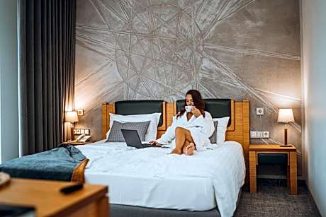 Apartment with Balcony and Spa Access