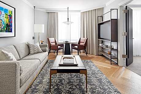 One-Bedroom Suite, 1 Bedroom Suite, 1 King, City View