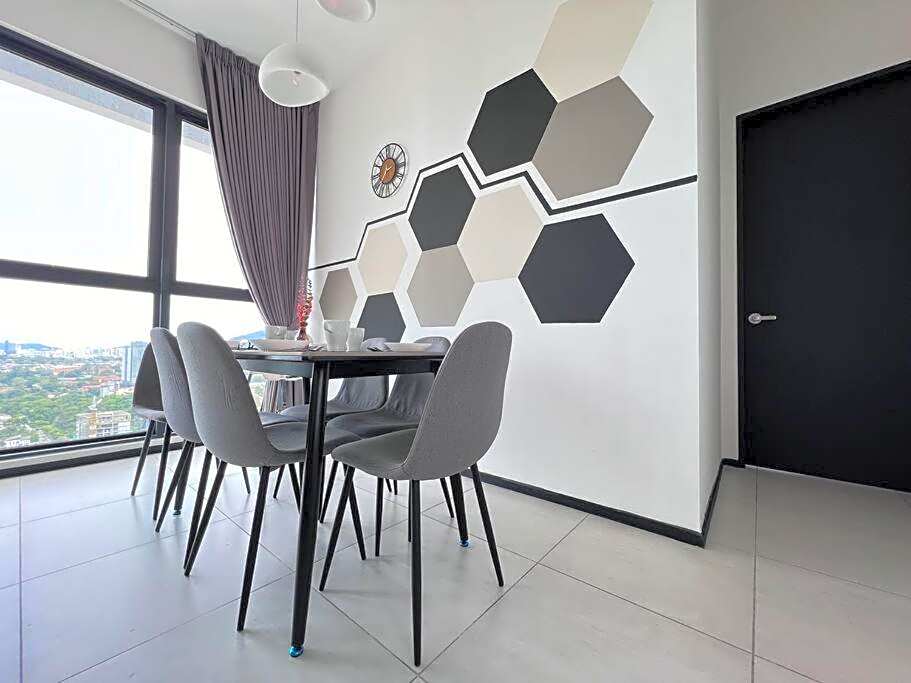 Georgetown Urban Family & Baby-Friendly Home with Skypool Seaview