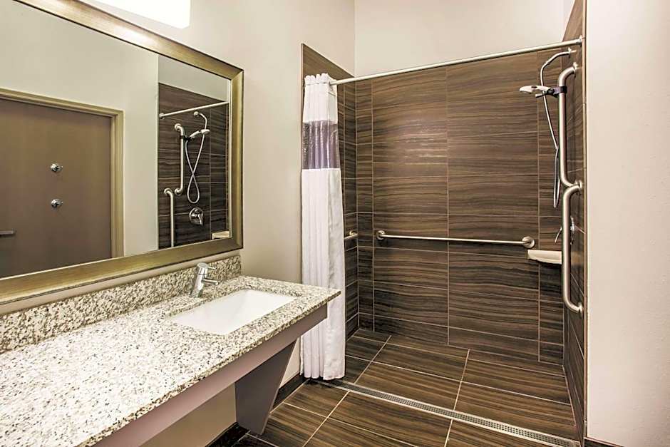 La Quinta Inn & Suites by Wyndham St Paul-Woodbury