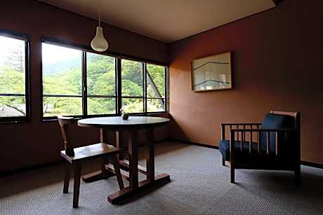 Standard Single Room with Shared Bathroom