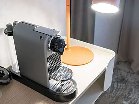 Executive Queen Room With Sofa Bed