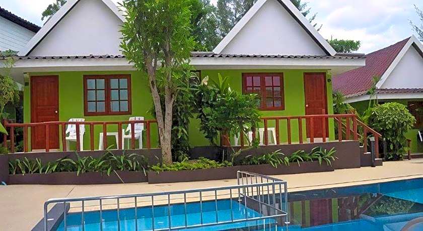 Khaolak C-nior Bungalows