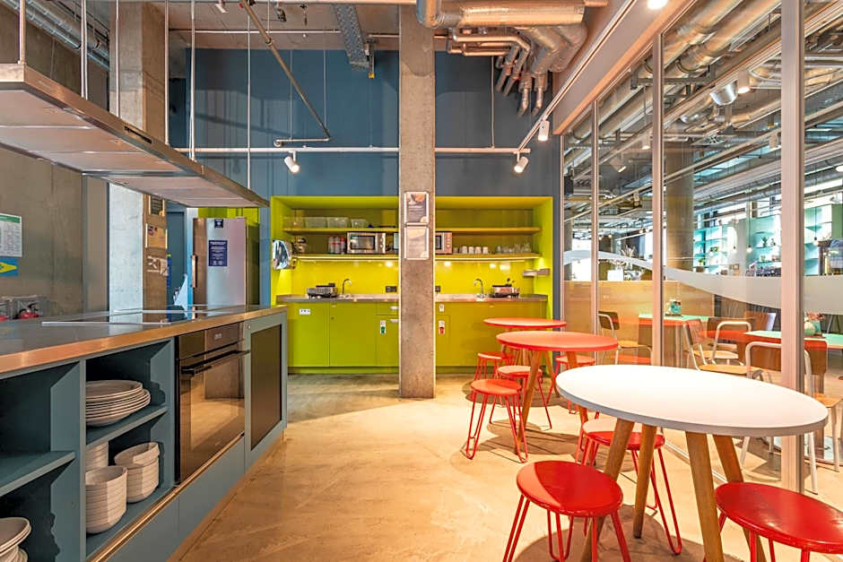 MEININGER Hotel Berlin East Side Gallery