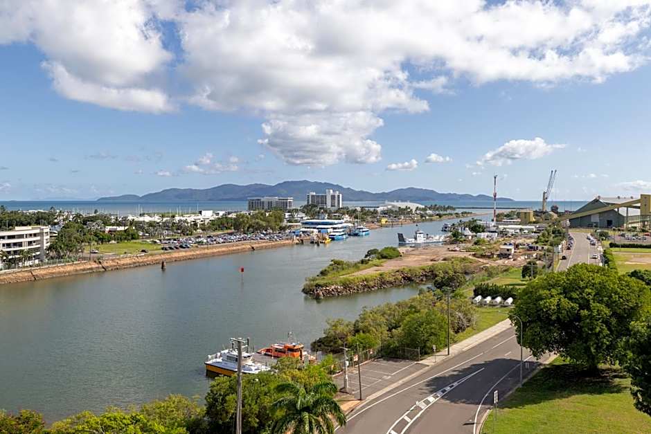 Oaks Townsville Metropole Hotel