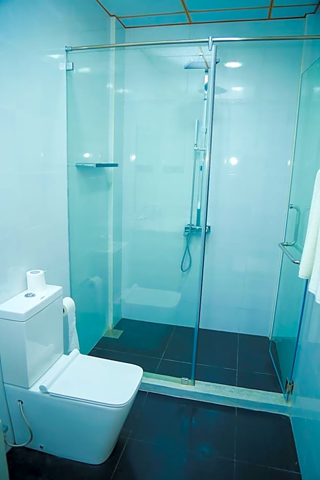 Funky Hotel – Hikkaduwa, CO