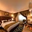 Town Season Hotel