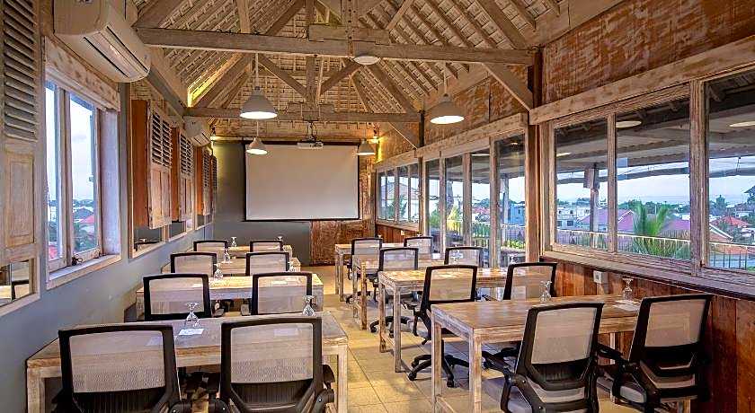 FRii Bali Echo Beach Hotel