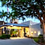 La Quinta Inn & Suites by Wyndham Ft. Myers Sanibel Gateway