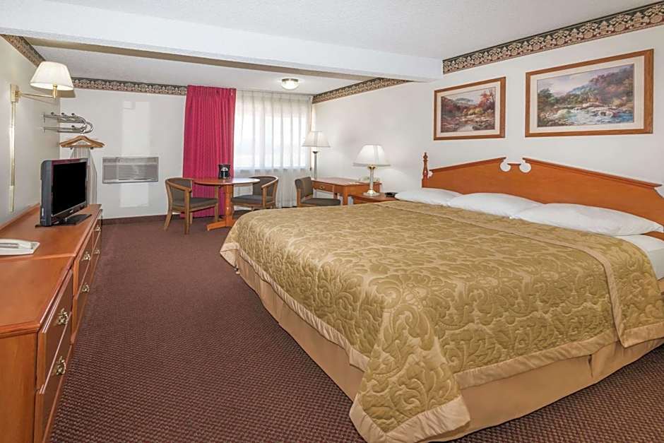 Super 8 by Wyndham Laramie