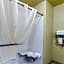 Cobblestone Inn & Suites - Cambridge