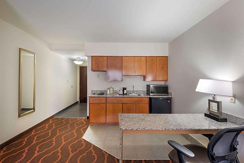 Quality Inn & Suites Huntsville Research Park Area