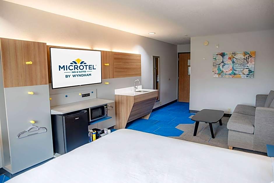 Microtel Inn & Suites by Wyndham Kingsland Naval Base I-95