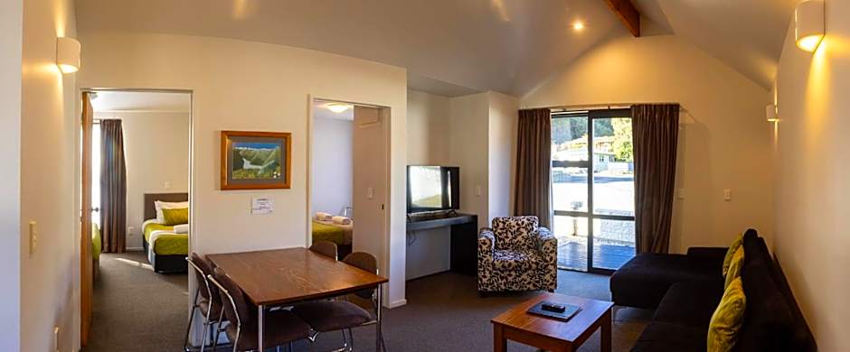 Alpine Glacier Motel