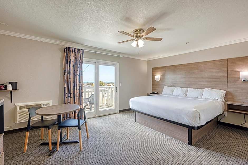 Harbor House Inn
