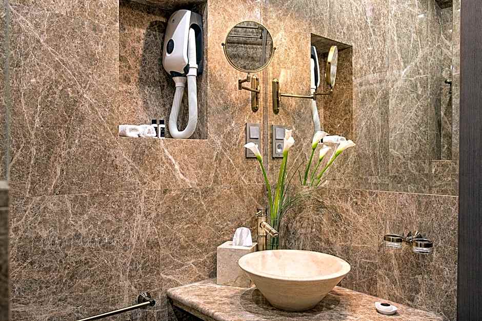 Villa Plaza Boutique Hotel & Spa