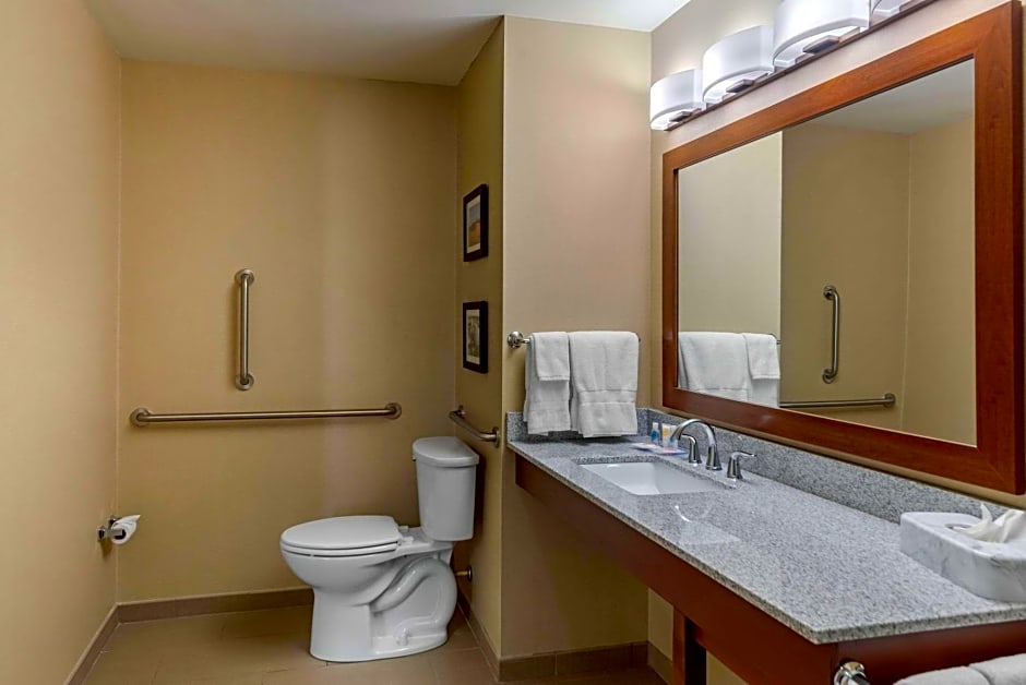 Comfort Inn & Suites Northern Kentucky