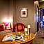Hotel Giraffe