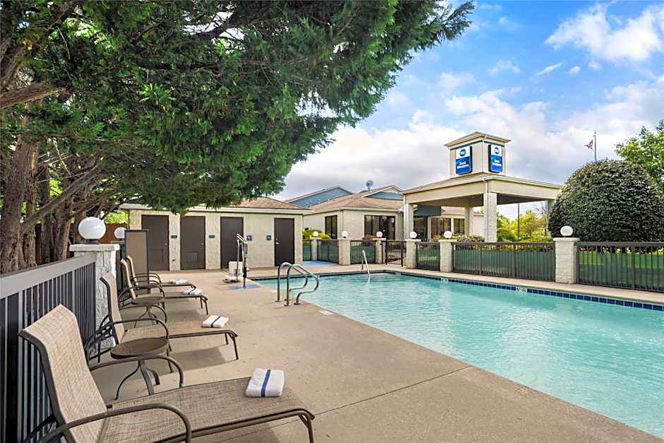 Best Western Inn & Suites Monroe