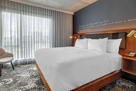 1 King Bed, No Smoking, Accessible Room
