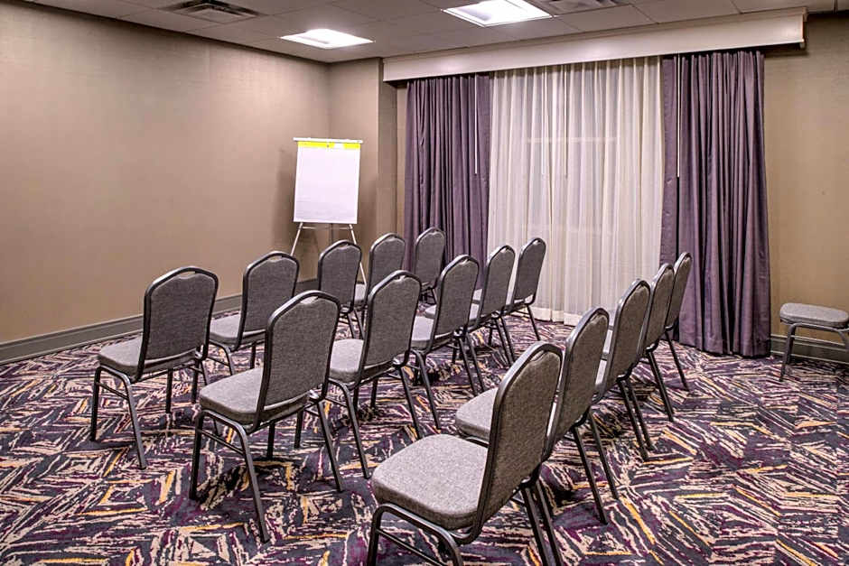 DoubleTree by Hilton Hotel Utica