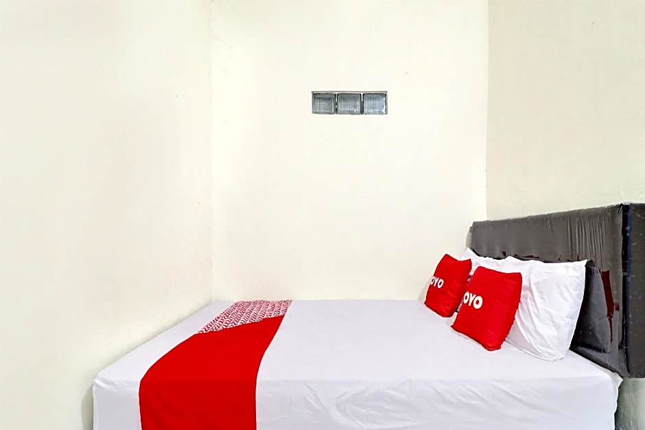 OYO Life 92685 Kost Arimbi