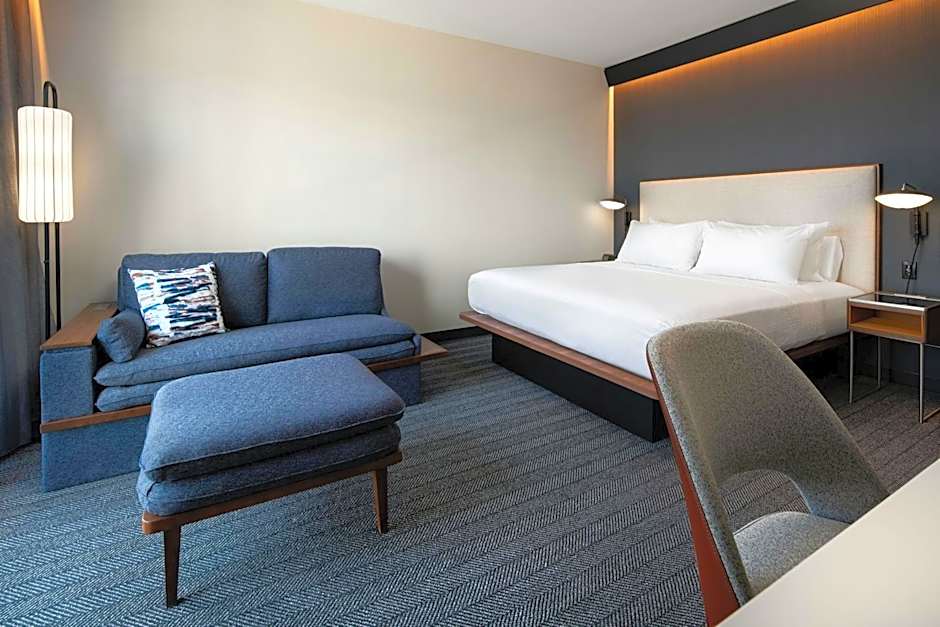 Photo 1 of 6 of 1 King Bed with Sofabed