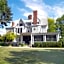 Alexander Mansion  Bed and Breakfast