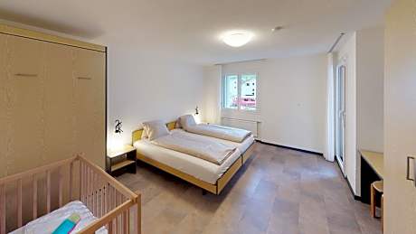 Comfort Two-Bedroom Apartment with Balcony