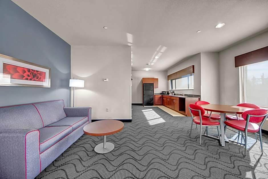 Holiday Inn Express and Suites Oklahoma City North By IHG