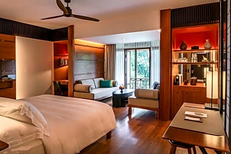 Staycation Package: Canopy Deluxe King or Twin [Malaysia Residents]