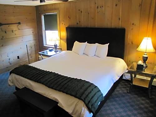 Woodbound Inn