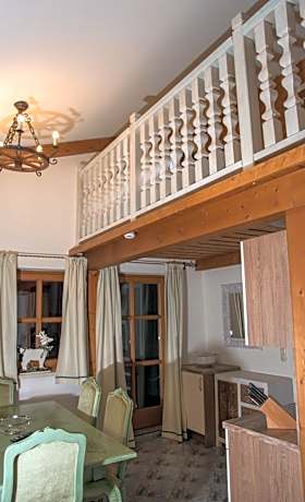 Apartment with Mountain View