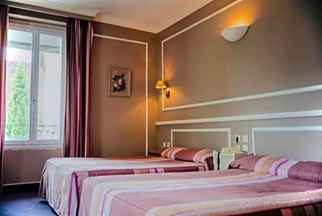 Classic Quadruple Room with Bath
