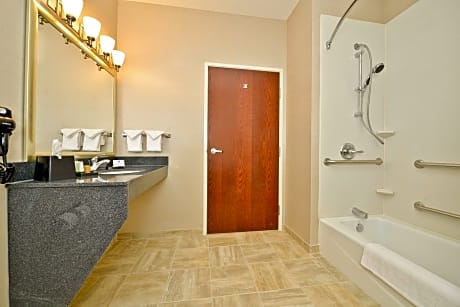 Accessible - Suite 2 Queen Mobility Accessible Communication Assistance Bathtub Microwave And Refrig