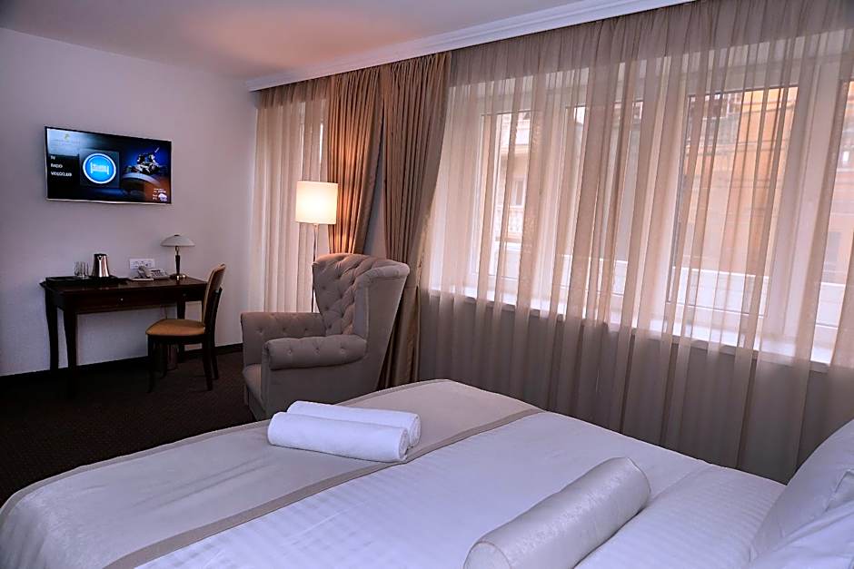 Alexandar Square Boutique Hotel