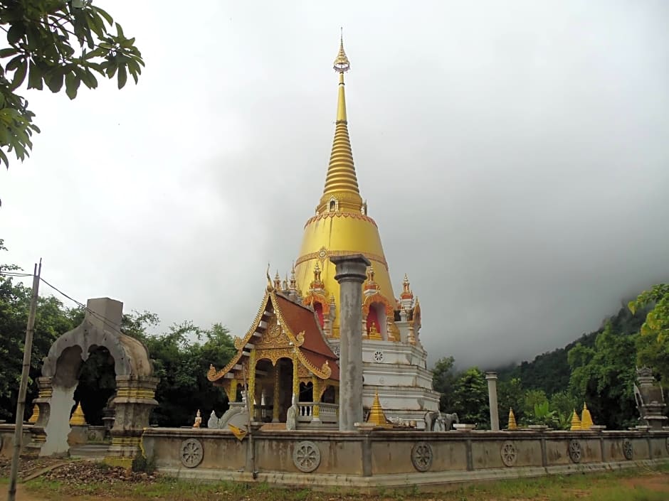 Chiang Dao Hut