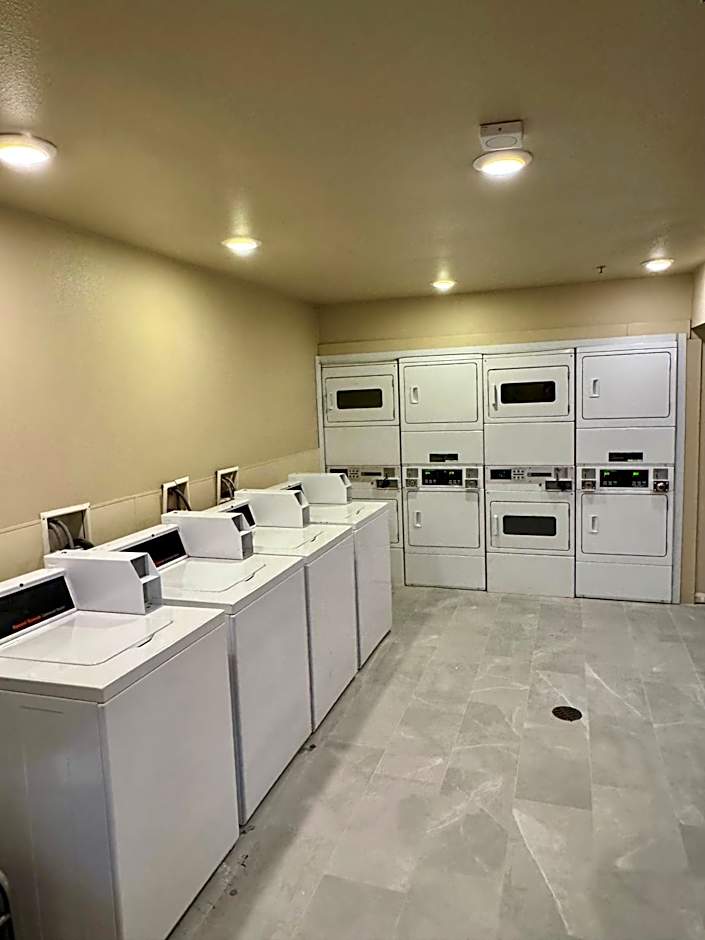Baymont Inn & Suites By Wyndham Dickinson, ND