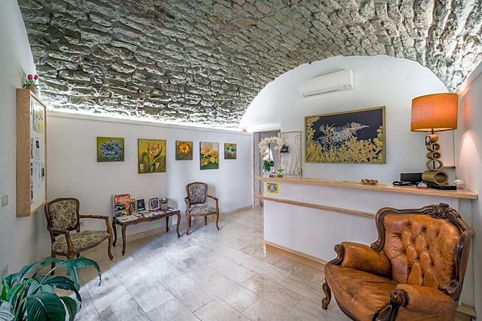 Photo 1 of 50 of Bosa Queen House