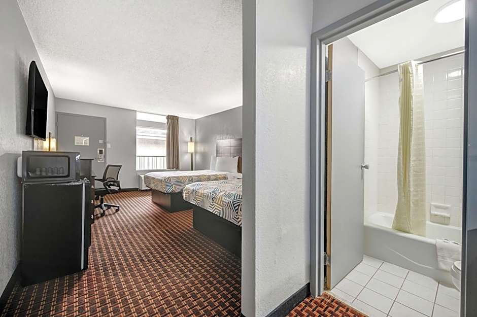 Motel 6 Chickasha, OK