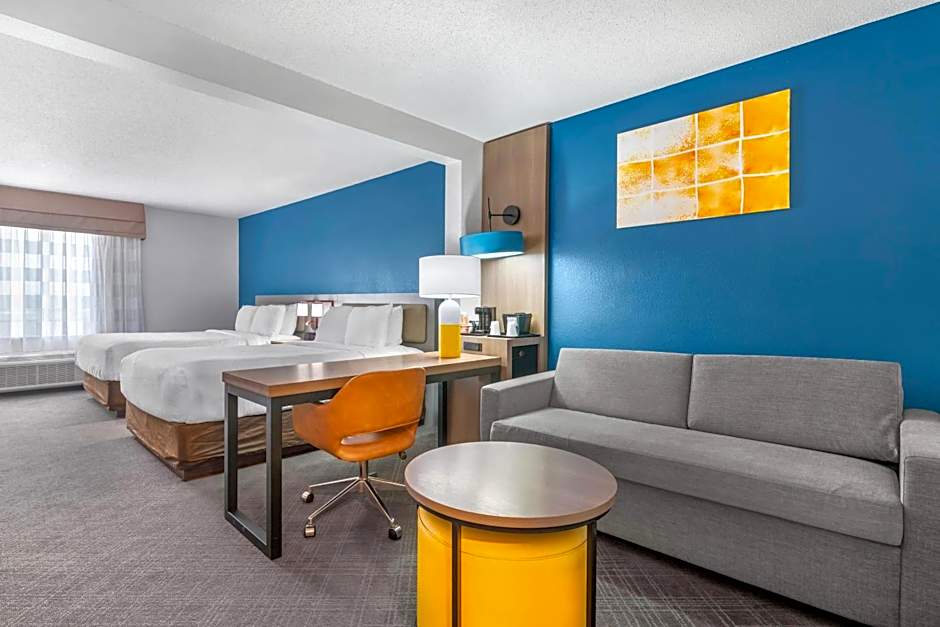 Comfort Inn & Suites Sheboygan I-43