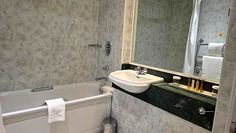 Best Western Plus Windmill Village Hotel