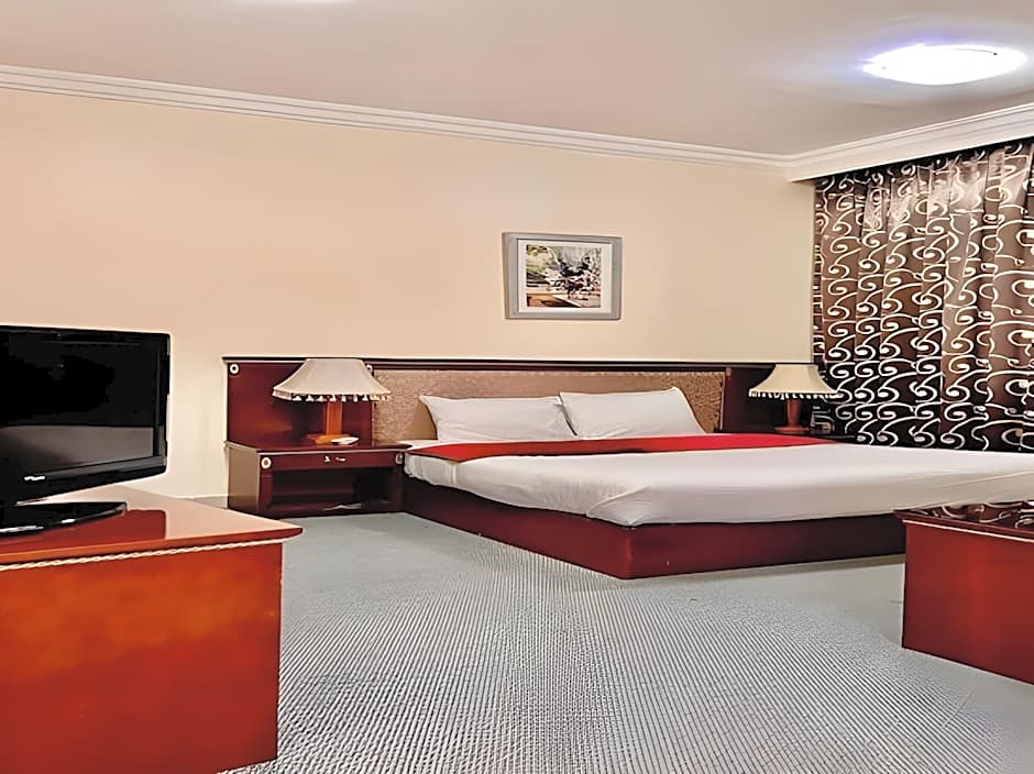 Dream Palace Hotel