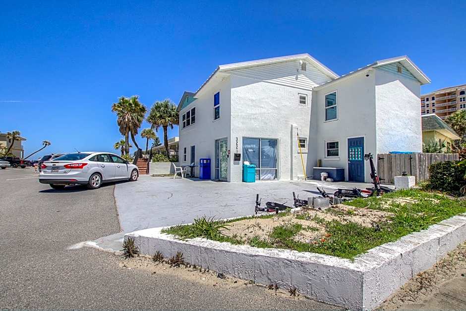 Daytona Shores Inn and Suites