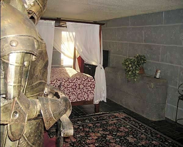 Red Carpet Inn Fanta Suites Hotel