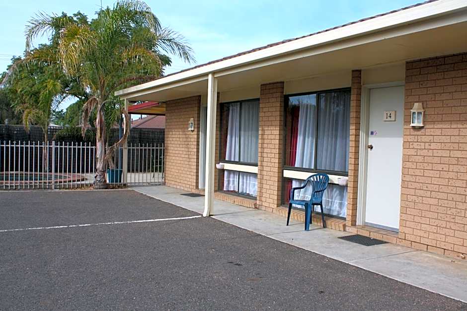 Country Home Motor Inn